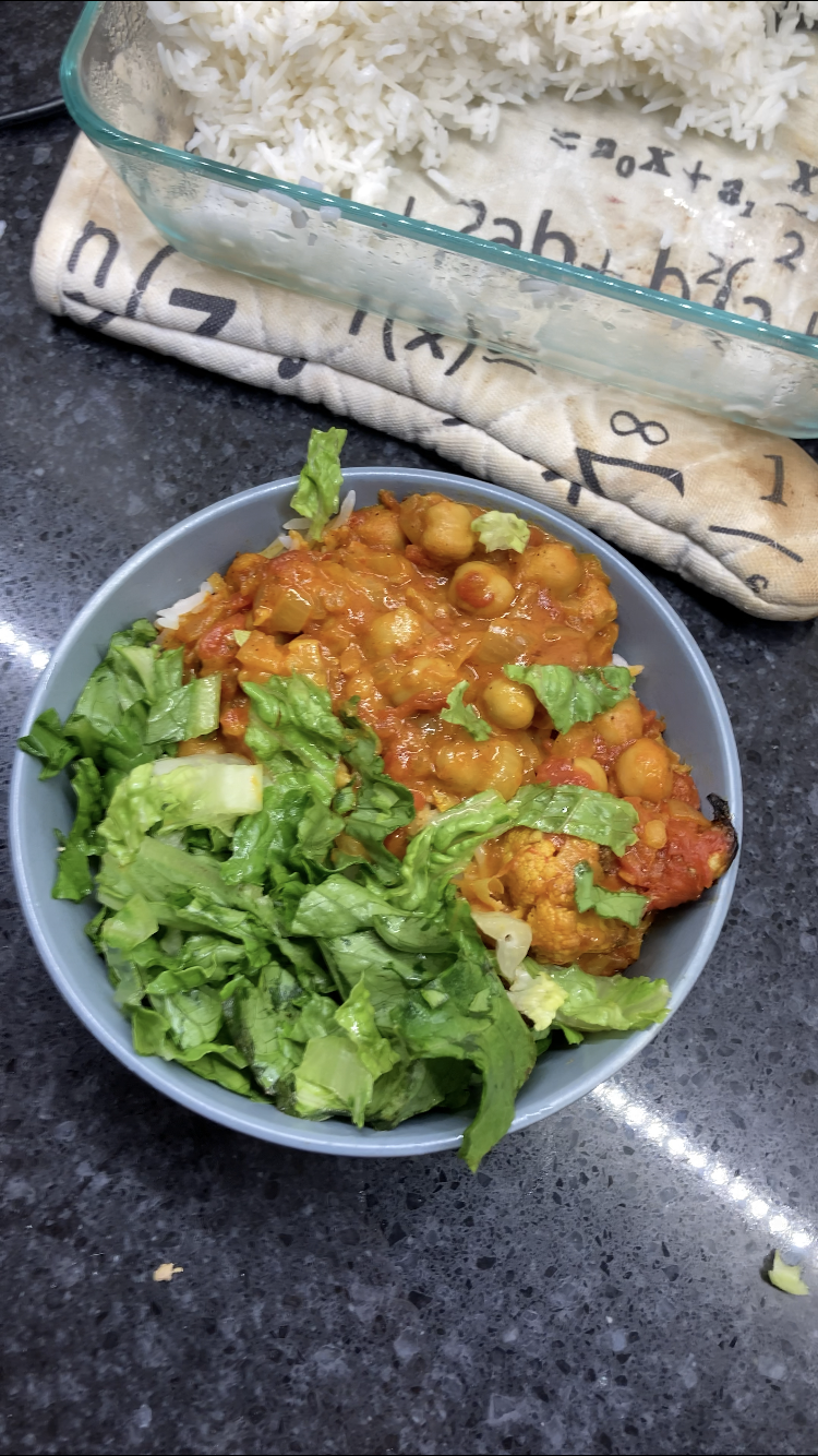 Cauliflower Chickpea Curry (Super Easy and Great for Meal Prep!)